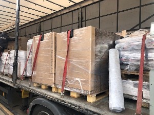 Заустављен сумњиви товар подних облога