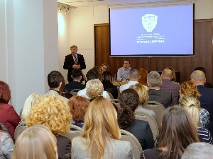 Јачање дијалога са привредном заједницом