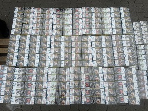 Цигарете у дуплим страницама и поду приколице