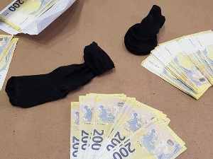 Еври сакривени у чарапама