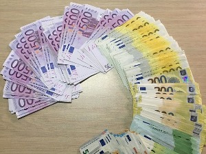 70.000 непријављених евра скривао у ауту