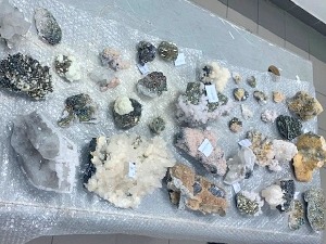 На пут са 25 килограма минерала