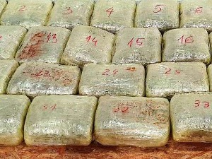 37,5 кг марихуане у поду аутомобила