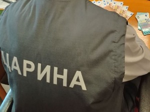 Фалсификовани еври у поштанској пошиљци