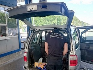 Преко 60.000 евра сакрили испод седишта