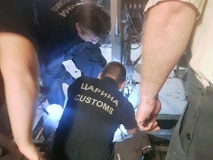 Преко 5 тона кријумчарене нафте у Великом Градишту