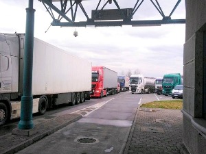 Успорен теретни саобраћај на фреквентним прелазима