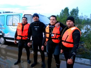 Како је једриличара и ватрогасце из залеђеног језера спасао цариник и постао "тихи херој"