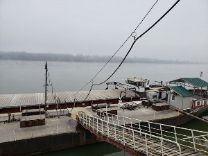 На броду – тона нафте вишка