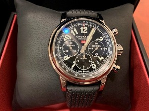 Скупоцени сат на руци пилота