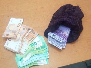 50.000 евра у зимској капи