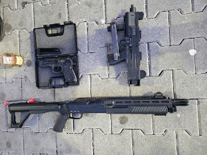 На Гостуну заплењени дрога, оружје и злато