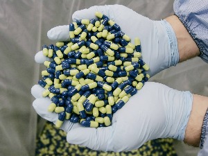 Блиц: У фалсификованим лековима и цемент и крема за обућу