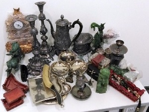 Пун кофер непријављених уметнина