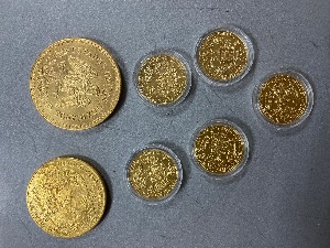 Антиквитетне књиге и златници на прелазу Хоргош