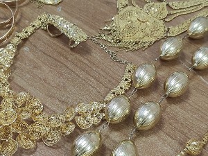 400 грама злата у простору за резервнни точак