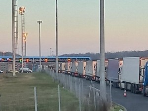 Потпуна обустава саобраћаја на Батровцима