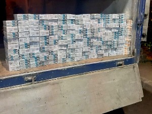 Празан камион на Шиду „тапациран“ цигаретама