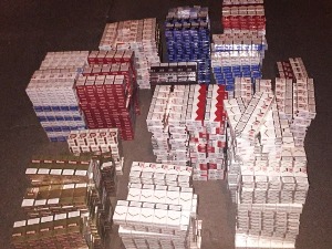 Готово 90 хиљадa цигарета у блатобранима аутобуса