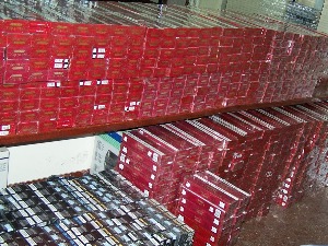 Спречено кријумчарење готово 300 000 цигарета