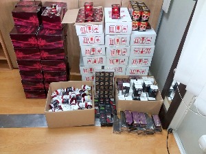 Скупа средства за потенцију скривена испод кревета