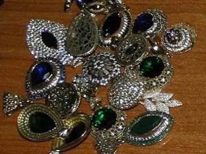 Сребром напунили џепове и торбице