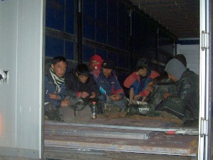 Осам Авганистанца на Батровцима