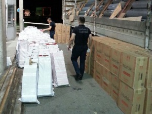 Заплењено готово два милиона цигарета