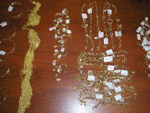 Носио килограм накита у ручном пртљагу