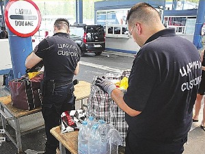 Блиц: Напунили буџет и поред малих плата
