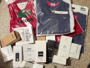 Парфеми у фрижидеру аутобуса, џемпери испод патоснице