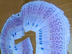 Еври испод сувозачког седишта