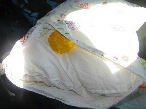 Марихуана сакривена у јастуку