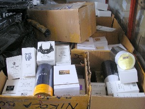 Кријумчарени парфеми и гардероба међу пријављеном робом на Градини