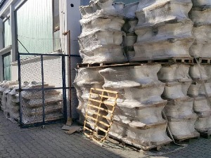 Из два складишта у Нишу нестало преко 30 тона неоцарињене робе