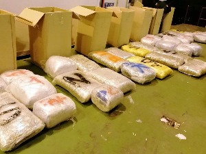 Преко 280 кг марихуане у товару козметике